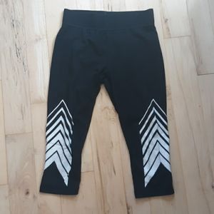 Black cropped leggings